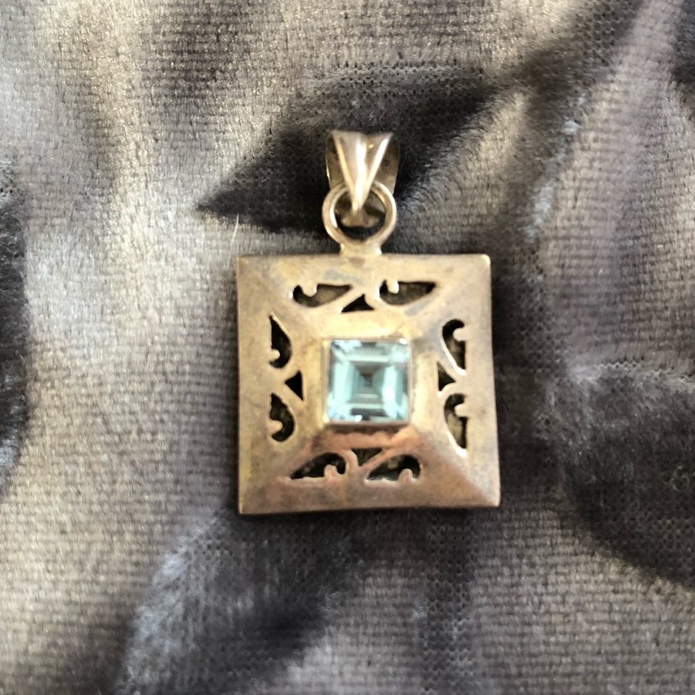 Sterling Silver Pendant / Aquamarine